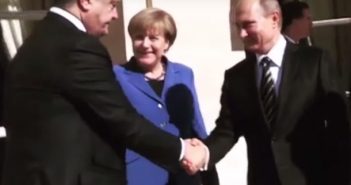 Олланд опубликовал видео рукопожатия Порошенко и Путина