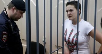 Пленная летчица Савченко собирается отказаться даже от воды