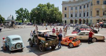 Финиш «Звёздного ралли»: в Одессу съехались любители ретро-автомобилей