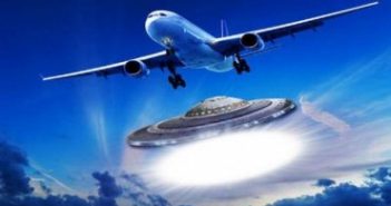 НЛО атаковал авиалайнер