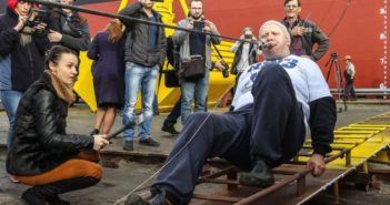 Відео: український богатир встановив рекорд, протягнувши зубами 600-тонний корабель