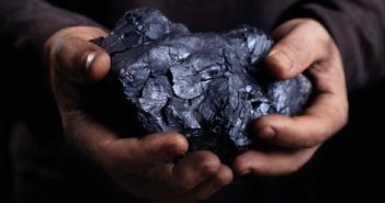 Не заметил недостачу 142 тонн угля: в Одесской области завхоза школы подозревают в служебной халатности