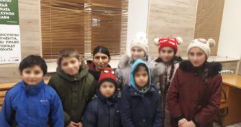 ВОСЕМЬ ДЕТЕЙ-ПОПРОШАЕК ПОЙМАЛИ ЮВЕНАЛЬЩИКИ: ОДИН ПОПЫТАЛСЯ СБЕЖАТЬ, НО ПОПАЛСЯ КОПАМ