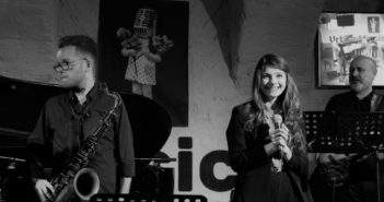 ДЖАЗ В ОДЕССЕ: TRIO АЛЕКСЕЯ ПЕТУХОВА И ЕКАТЕРИНА КРАВЧЕНКО